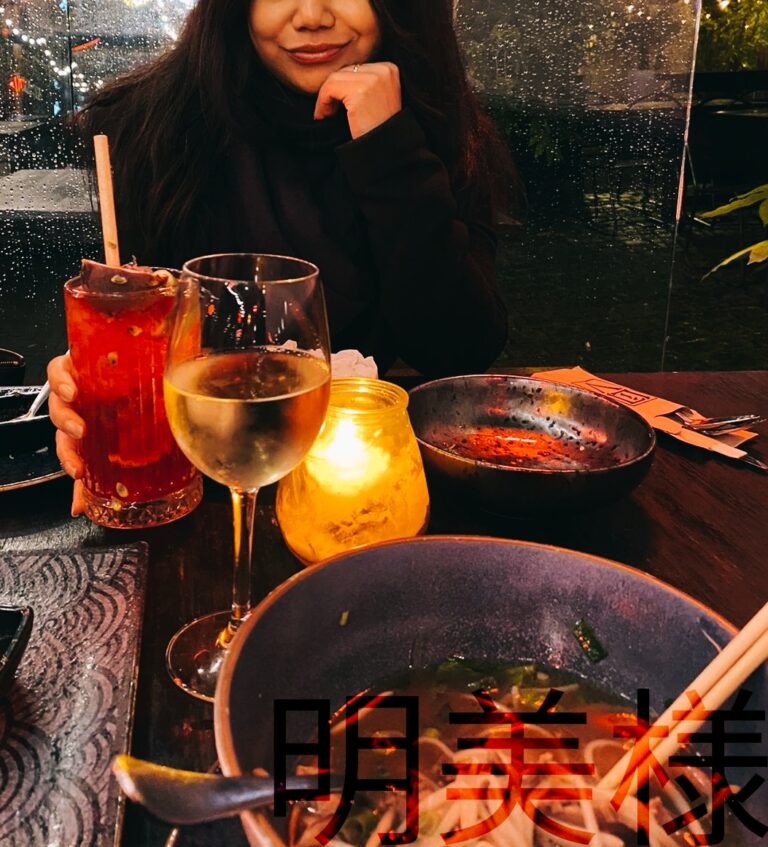 Mistress Akimi having diner